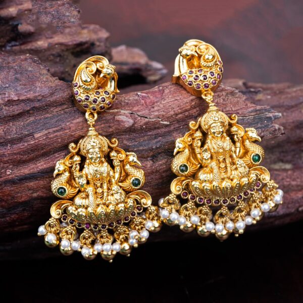 Jhumkas