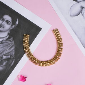 Short Nakshi Necklace with Leaf Design